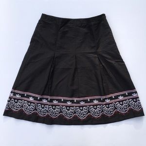 LOFT women’s pleated embroidered skirt, size 2